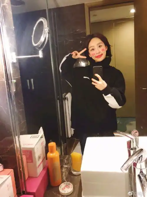  杨紫深夜晒照丑哭照是怎么回事网友马思纯第一个不服
