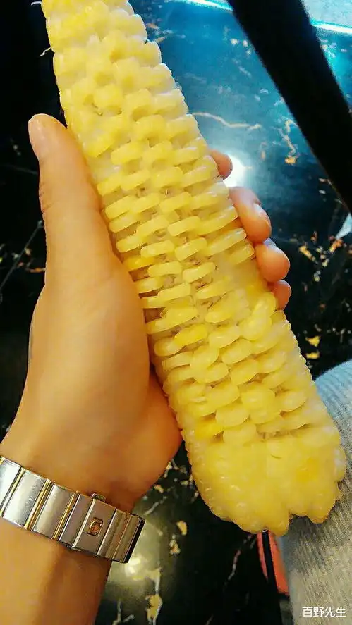 每日一笑家里没有镜子,拿个盆照照吧