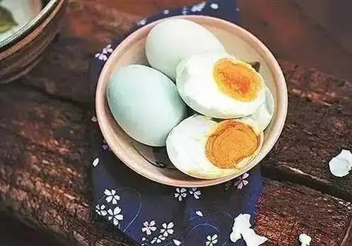  端午节为什么要送咸鸭蛋,佩香囊