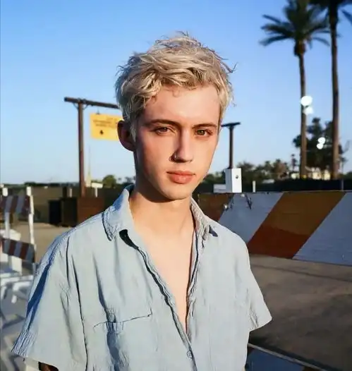 戳爷头像丨颜值与才华并存的美男子  戳爷头像丨颜值与才华并存的美男子