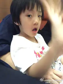 组图费曼生日吴镇宇晒图表情搞怪合不上拍  组图费曼生日吴镇宇晒图表情搞怪合不上拍