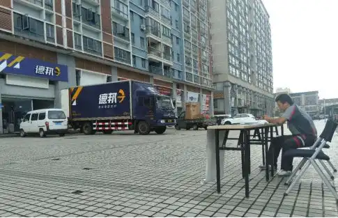  女友不开心时,如何用一句话安慰