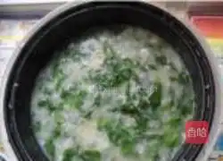 芥菜咸蛋粥的做法