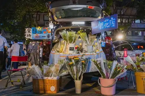  工作放一放,地摊搞一搞斜杠法律人非你莫属