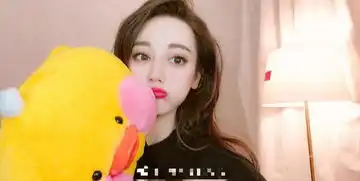  明星搞笑自拍张一山用脚自拍,赵丽颖美翻,千玺彭于晏露鼻孔