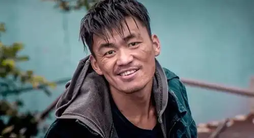  艺人持证上岗,准备把节目都做成新闻联播需要的是德不是考试