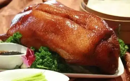  新年到年味食足吃价值2000的年夜饭,住知音温德姆酒店,泡四季悦温泉,寒山寺祈福三日游1288元人旅游车
