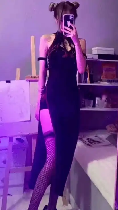 美女主播解锁性感密码渔网搭配旗袍,手臂戴铁链搞创新  美女主播解锁性感密码渔网搭配旗袍,手臂戴铁链搞创新