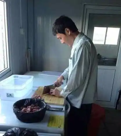  冯绍峰终于肯做饭,全因赵丽颖改变策略,网友又学会一招
