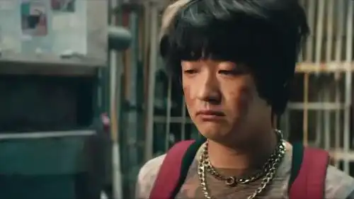 徐来甩掉蔡拉拉,却被当成外星人,被小孩嘲笑  徐来甩掉蔡拉拉,却被当成外星人,被小孩嘲笑