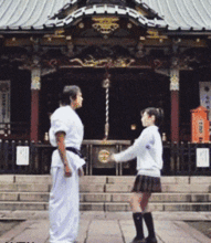 轻松一刻食堂打饭,同学包子是热的吗 轻松一刻食堂打饭,同学包子是热的吗