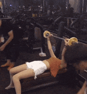 搞笑gif趣图新娘要矜持点,在饿也不能这样随意  搞笑gif趣图新娘要矜持点,在饿也不能这样随意