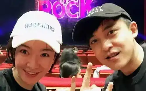  有种基因叫李佳航儿子,完美遗传父母优点,看完照片想偷走