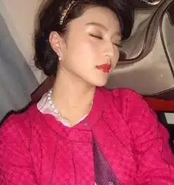  女星睡姿无意间流出,杨幂范冰冰都上榜,看完千万别激动