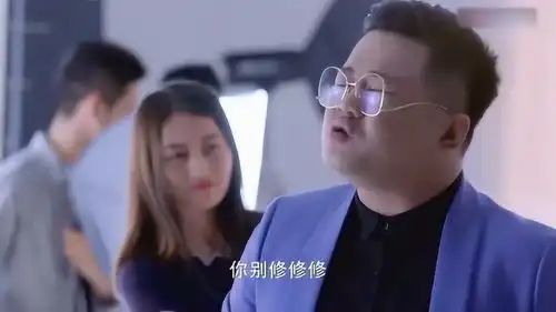  胖子总裁拍时尚杂志,只怪他气质太好了,拍的照片没一张能看