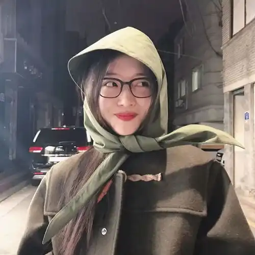 你说风里有诗,我说这里有你