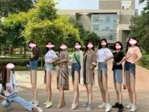  爆笑趣图姑娘,你们拍照的时候能不能先观察下周边的环境