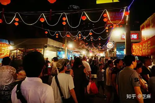  你是否也怀念那带有烟火气息的摆地摊