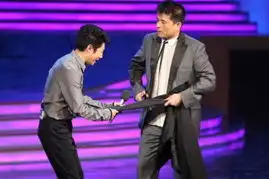  盘点央视著名主播们罕见照片