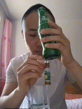  搞笑gif图片笑话如果我跟你一样胖,早就从楼上跳去了