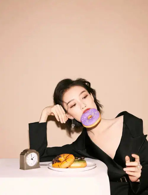  倪妮教你如何用甜甜圈轻松拍大片