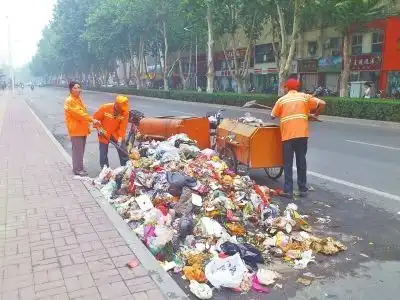 这几张照片热传,福建漳州人直呼心疼环卫工,到底怎么了  这几张照片热传,福建漳州人直呼心疼环卫工,到底怎么了