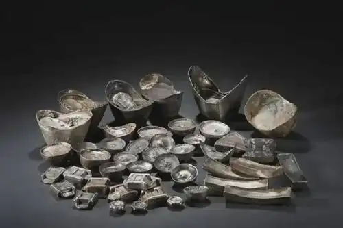  同样是贵金属,黄金大火价格飙升白银却为啥越来越不值钱