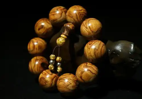  曹荻明著作品真三大贡木精编版之黄花梨八