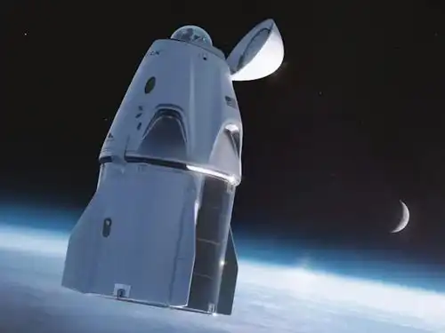  spacex将四位游客送上太空玩三天,亿万富翁买单
