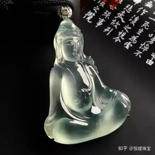  花五万元买翡翠手镯划算还是翡翠挂件
