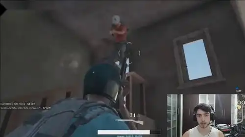 绝地求生泰国小哥哥主播太搞笑了吧尤其是配上对面这个打不死的小强 绝地求生泰国小哥哥主播太搞笑了吧尤其是配上对面这个打不死的小强