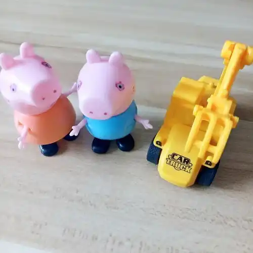 搞笑图片幽默段子笑话老大爷收一辈子废品,没见过这个破烂  搞笑图片幽默段子笑话老大爷收一辈子废品,没见过这个破烂