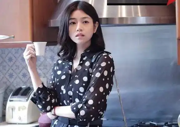  陈妍希瘦身成功拍大片,公开4个秘诀瘦到只剩锁骨