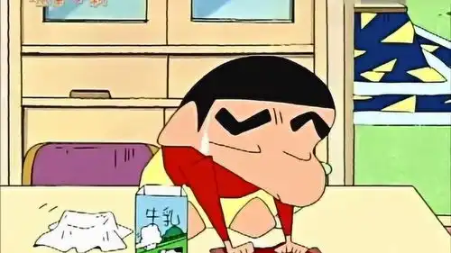  蜡笔小新小新把打翻的牛奶有挤回去,妈妈的表情太无奈了