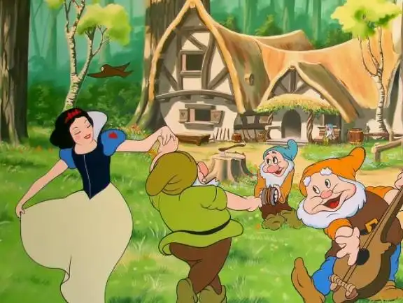  云南的小矮人王国100多人住蘑菇屋里,平均身高不足1米3