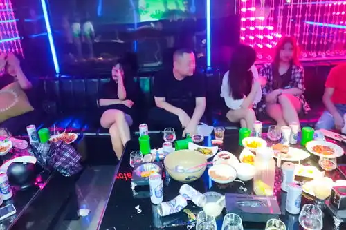  南宁一女子生日会上用神仙水助兴警方女生吸食后易被侵害