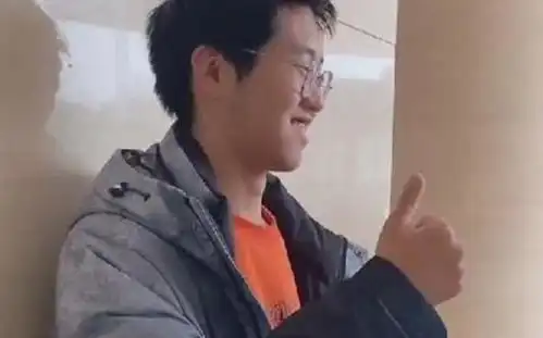  太幽默孙卓改昵称为花开富贵,孙海洋回应说多亏没叫长贵