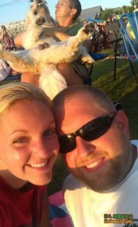 拍照前最好先观察环境,不过遇到这种人..也只能认了  拍照前最好先观察环境,不过遇到这种人..也只能认了