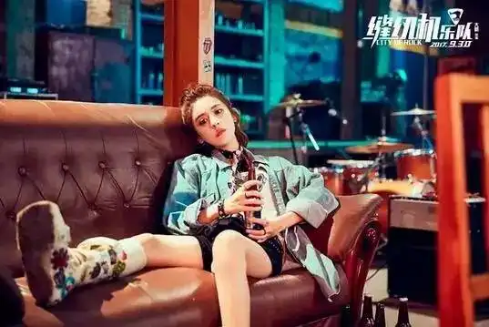 缝纫机乐队大鹏爆笑喜剧继续拯救不开心