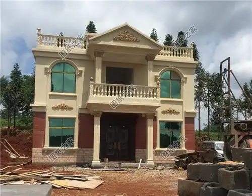 二层农村自建房实拍图,仔细对比效果图后,没想到是这样的  二层农村自建房实拍图,仔细对比效果图后,没想到是这样的