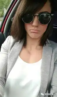  胸太大简直太痛苦这妹子在健身房苦耗7年,终于把自己练成了小小胸