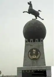 这个雕像的名是不是叫立马滚蛋  这个雕像的名是不是叫立马滚蛋