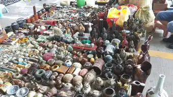 关于摆地摊套圈圈图片