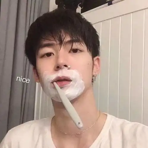  头像别总取悦别人,多爱自己一些吧