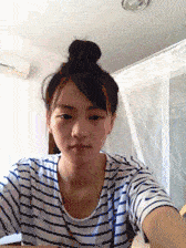  搞笑gif趣图这么会照顾人的老婆,现在真是不多见了