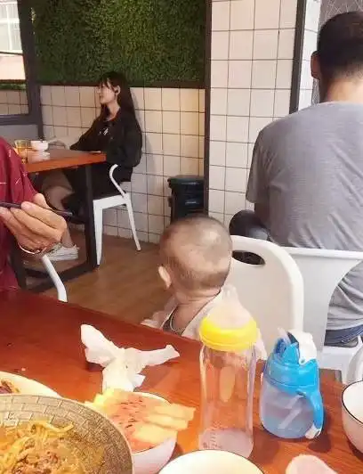  搞笑图片男人的爱美之人,不受年龄的限制,五岁小朋友又如何