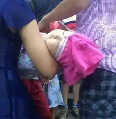  来人呀,给我绑了