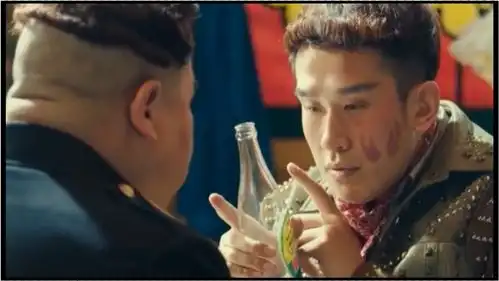  二货去谈判,居然和谈判对象拜把子,太搞笑了