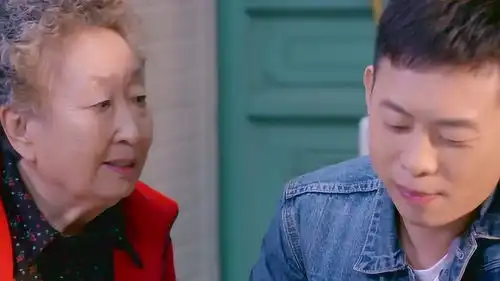 帅小伙嫌弃女友虚荣拜金,奶奶竟是这个反应,太搞笑了  帅小伙嫌弃女友虚荣拜金,奶奶竟是这个反应,太搞笑了