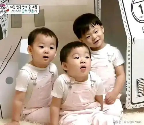 宋家三胞胎上节目,12岁平均身高175,民咕咕竟然最高最帅  宋家三胞胎上节目,12岁平均身高175,民咕咕竟然最高最帅